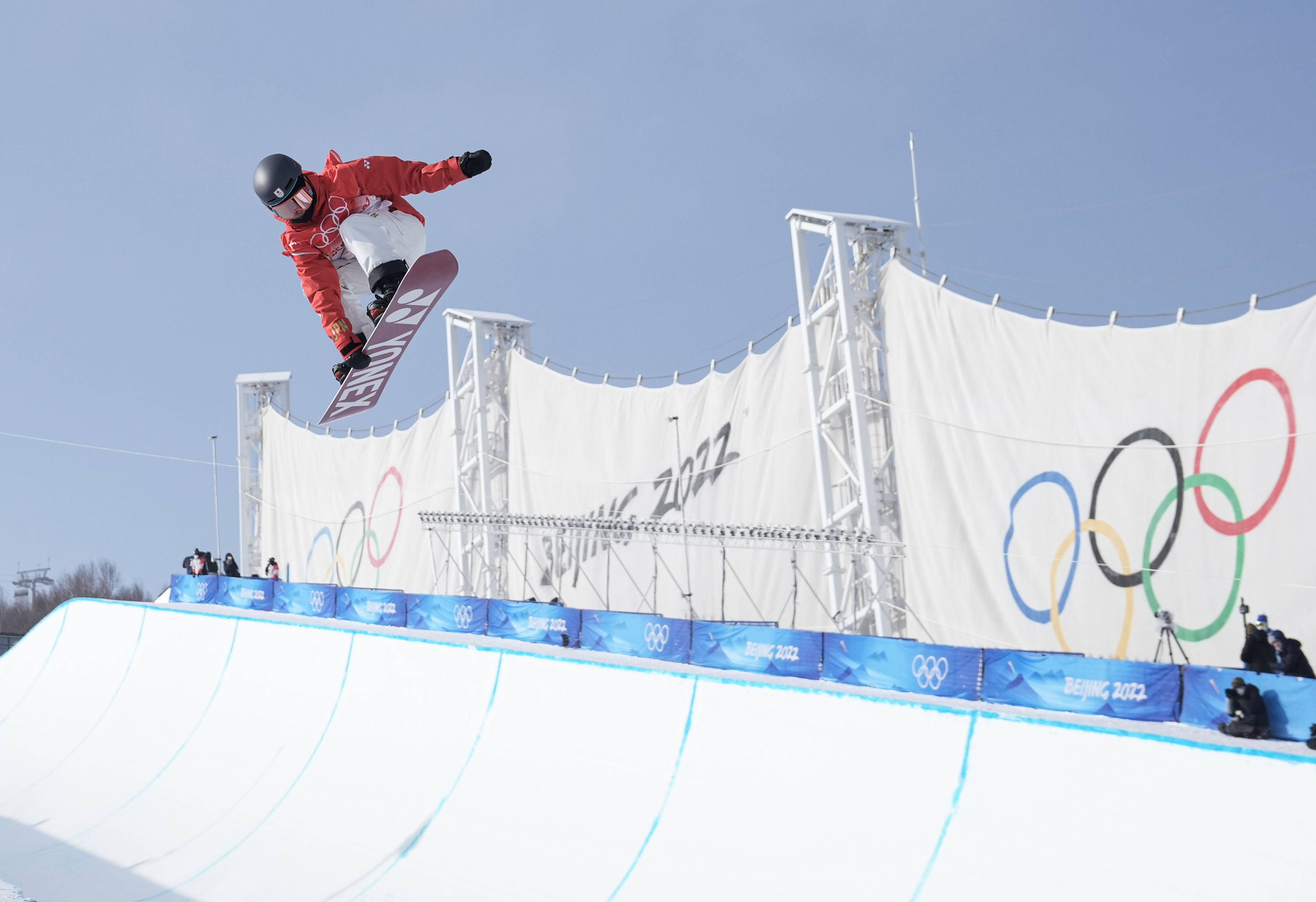 穆古鲁扎在西班牙队比赛中赛况扑朔迷离，大胜引发热议！